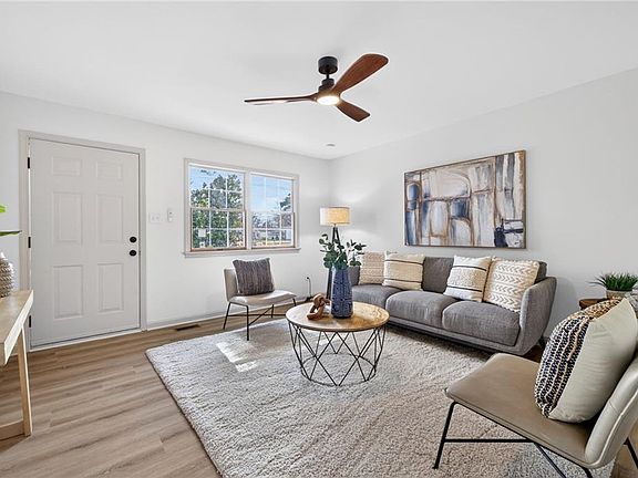 3rd image of 1008 Wadena Rd