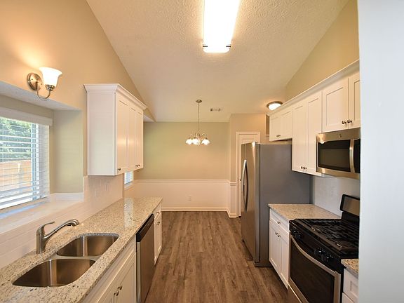 4th image of 3104 Waterford Ct