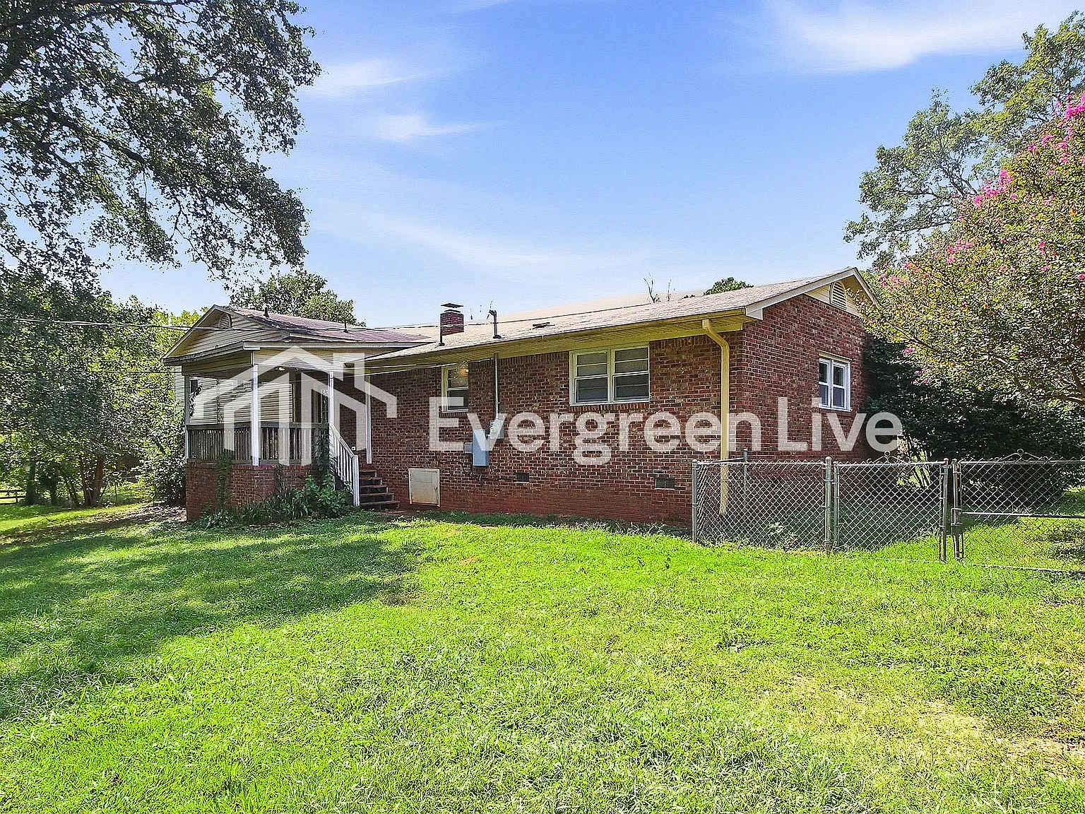 4 bed, 3.0 bath, 2575 sqft, $1,995 — Photo 2