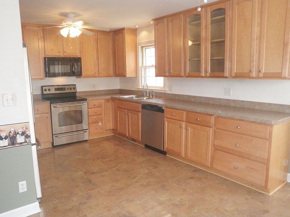 1st image of 463 Powtan Dr
