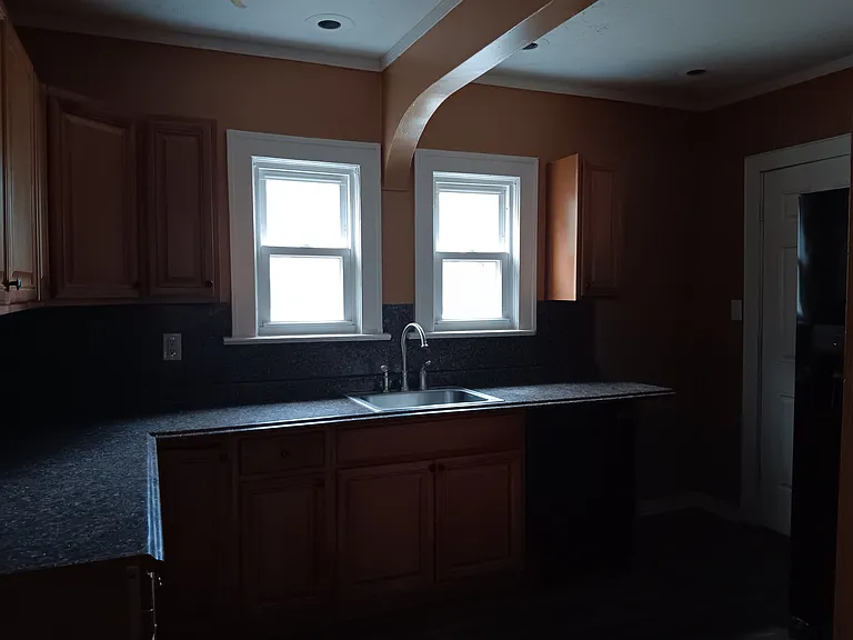 513 Storer Ave — Photo 10