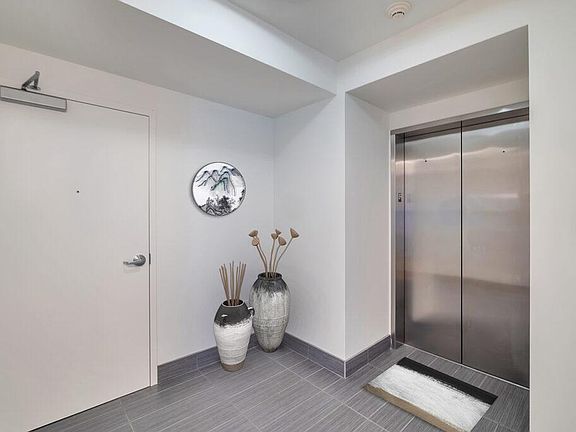5th image of 1920 4th Ave Unit 810