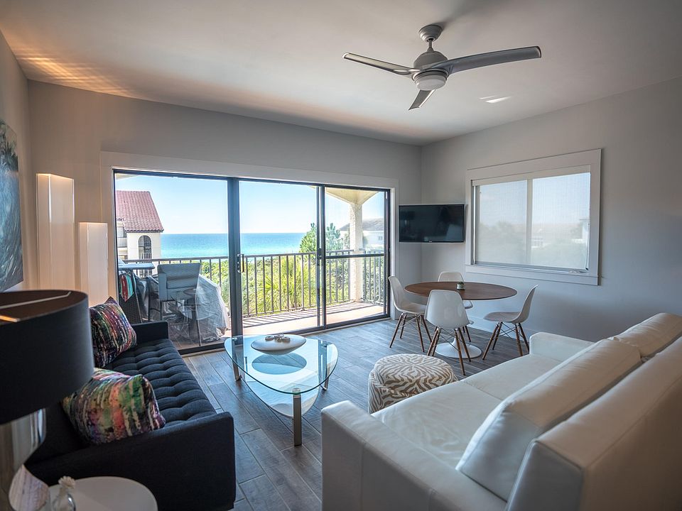 Palms B-9 Living Room
