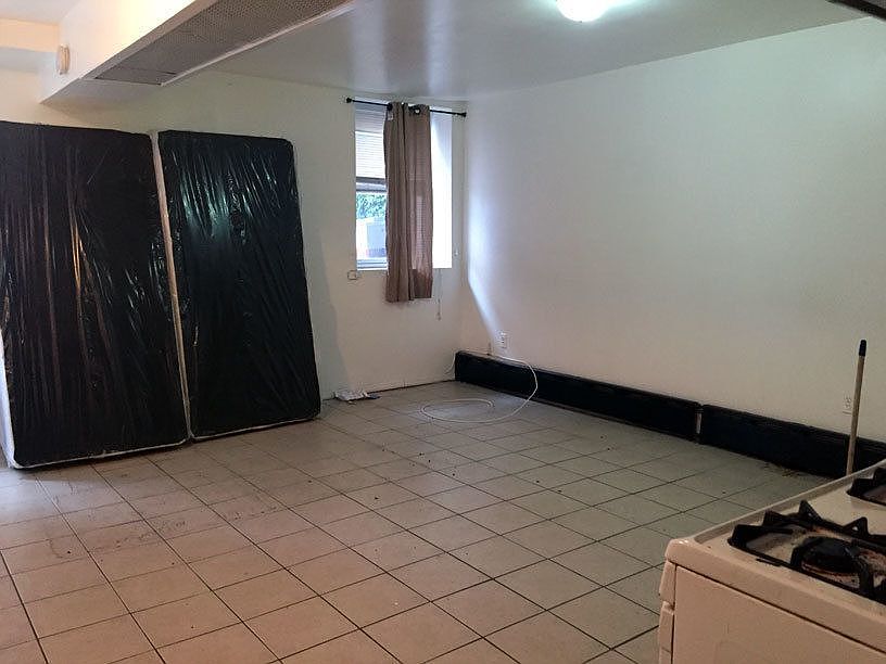 2nd image of 2841 Heath Ave APT 1
