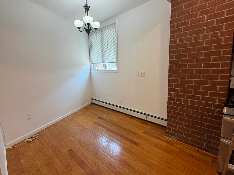 2222 75th St #2R — Photo 8