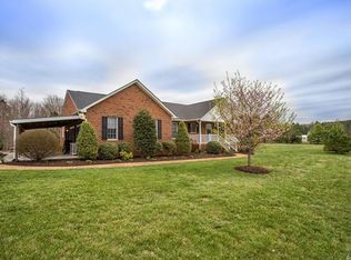 9441 Morefield Meadows Dr, Amelia Court House, VA 23002