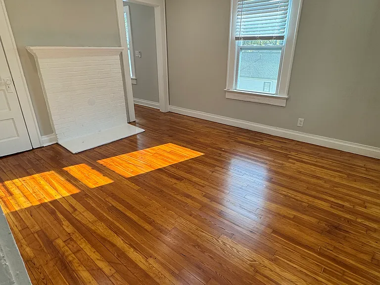 1482 Woodbine Ave SE #1 — Photo 6