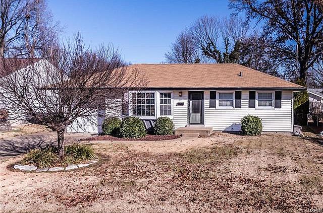 2nd image of 255 Monterey Dr