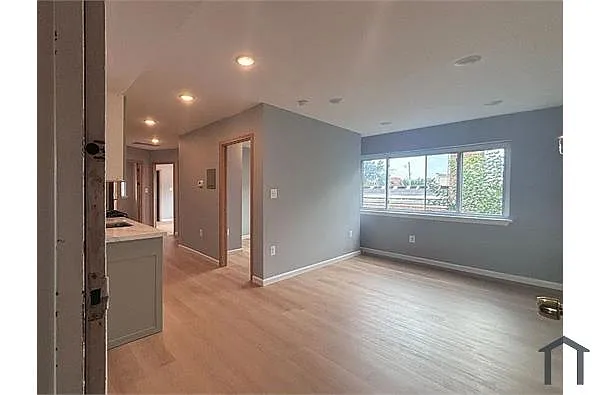 Building Photo - 4936 Nash St NE #2