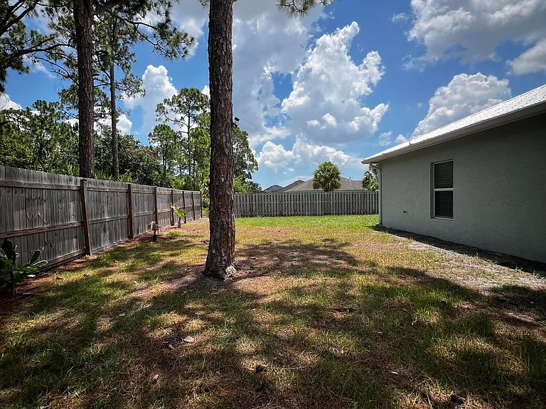 349 SW Dagget Ave — Photo 29