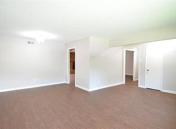 4th image of 718 Greenland Way
