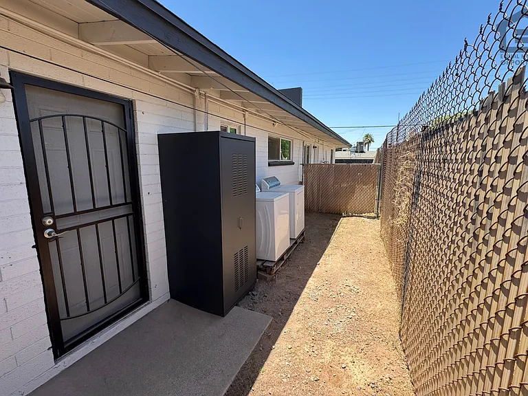 1320 N 48th Pl — Photo 13