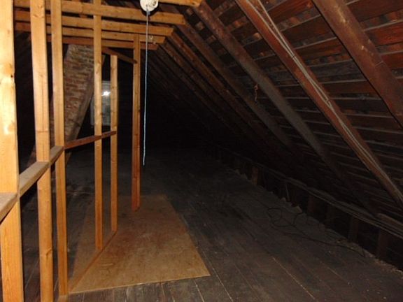 5th image of 8113 S Coles Ave