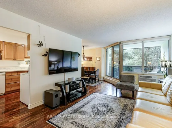 420 Mill Rd #112, Toronto, ON M9C 1Z1