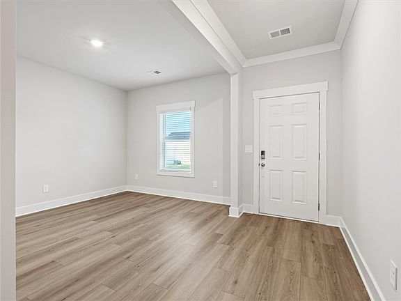 2nd image of 204 Veracruz Ct