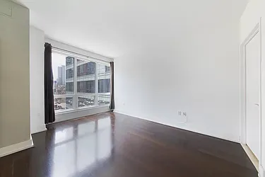 Rented by LEVEN Real Estate