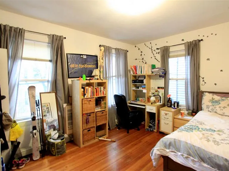 147 Columbia St — Photo 16