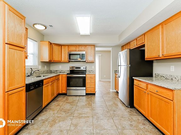 4th image of 8533 Sweet Birch Dr