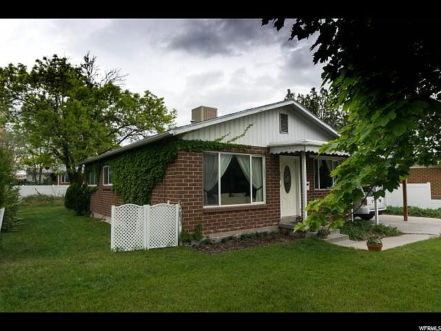 1st image of 956 E Sego Lily Dr