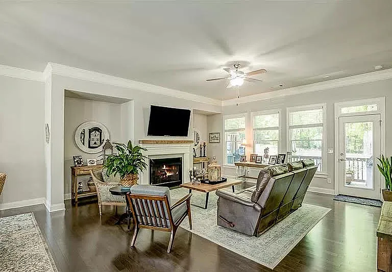 561 Suwanee Pass Trl — Photo 8