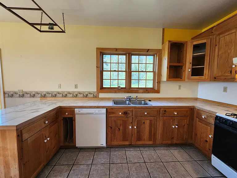 109 N Hollow Rd — Photo 13