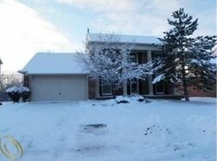 3102 Lexham Ln, Rochester Hills, MI 48309