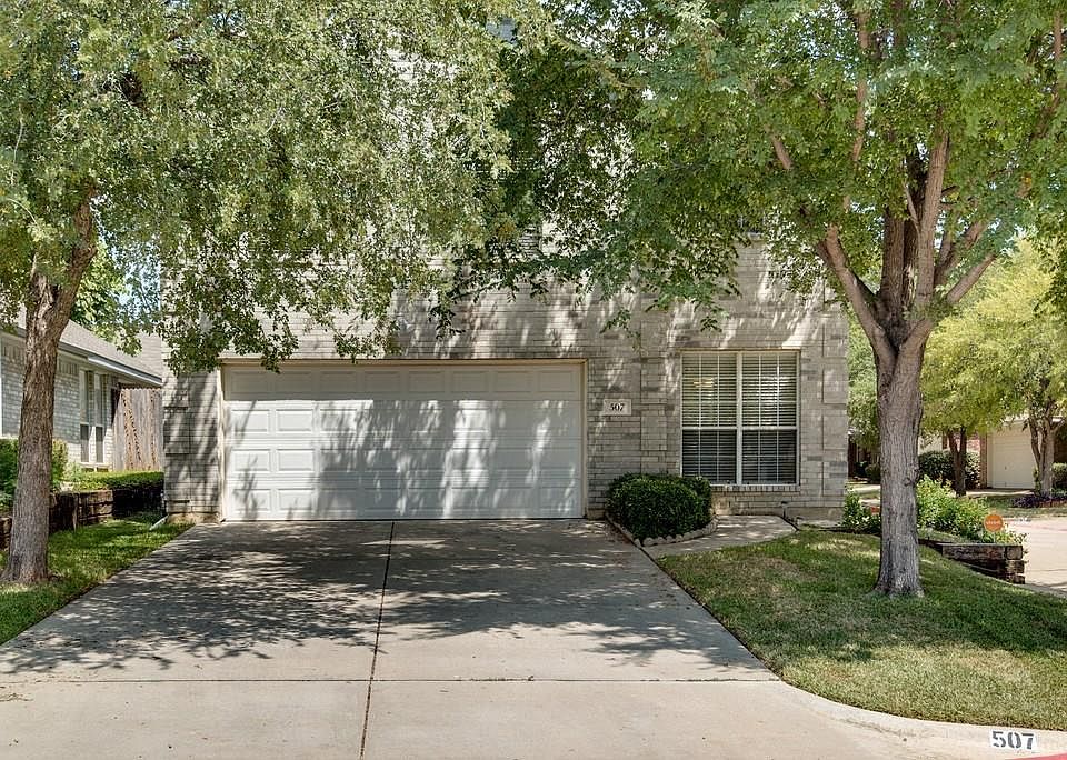 1st image of 507 Saddle Dr