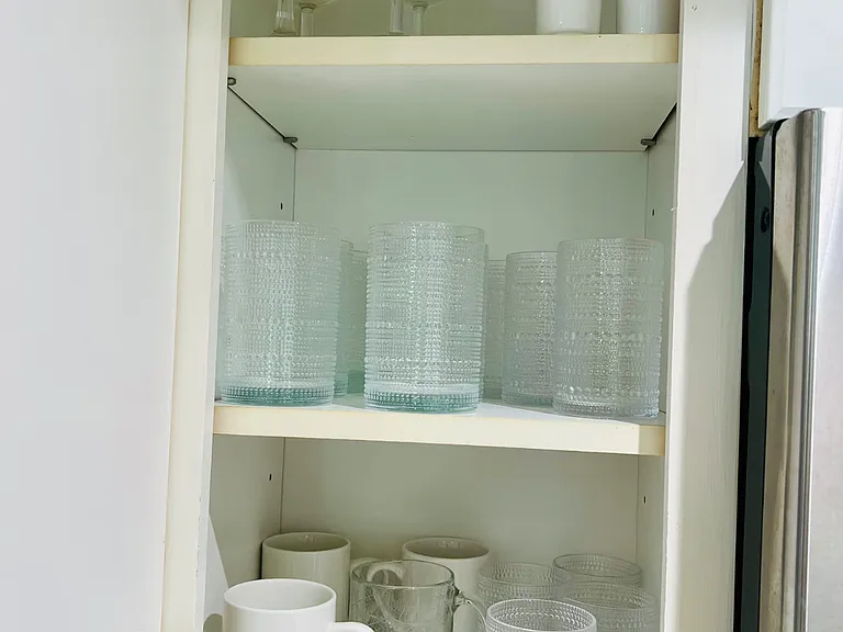 Drinkware: wine, 3 sizes of glasses and mugs
