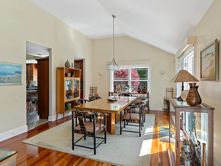 73 Newman Ave — Photo 8