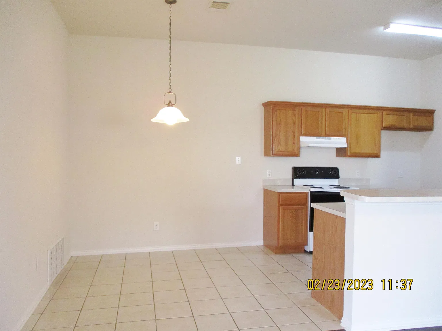 James 2922-24 - 2922 — Photo 4