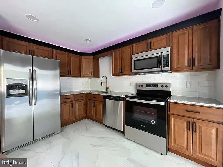 802 Salem Ct — Photo 12