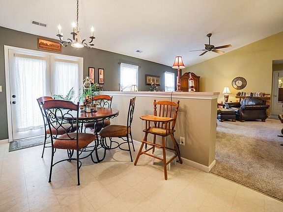 5th image of 9037 Walnut Meadow Dr