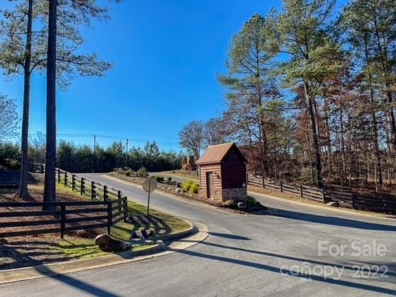 2nd image of 1229 Boardwalk Dr