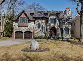 1165 Garden Rd, Mississauga, ON L5H3J5