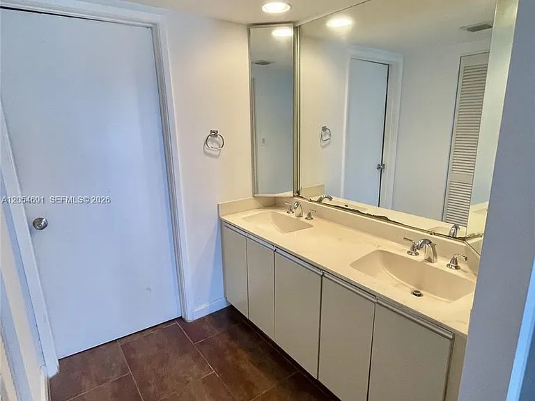 520 Brickell Key Dr #A1512 — Photo 6