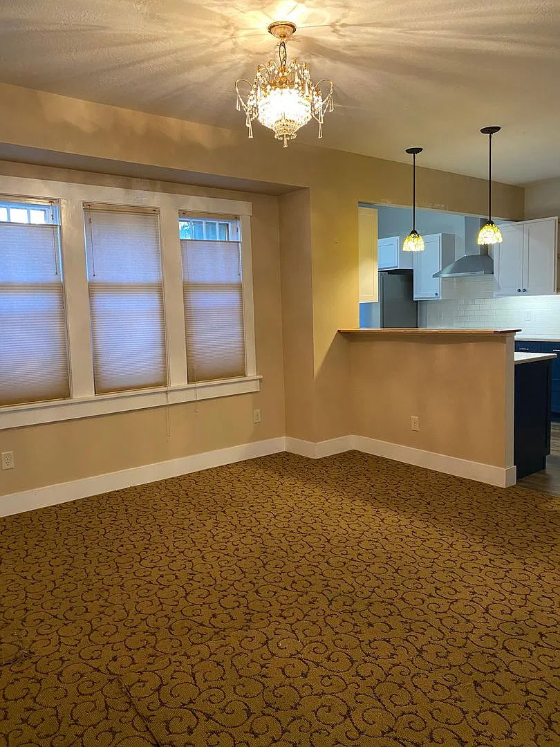 Beautiful 2bdr Bungalow Near Downtown — Photo 3