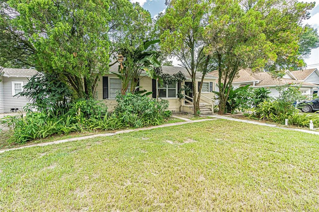 3 bed, 2.0 bath, 1356 sqft, $1,995 — Photo 2