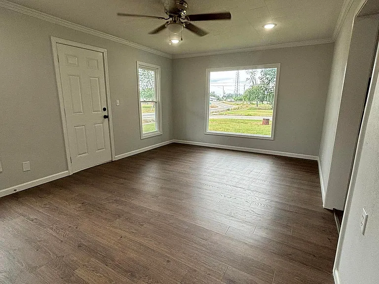 718 S Pine St — Photo 14