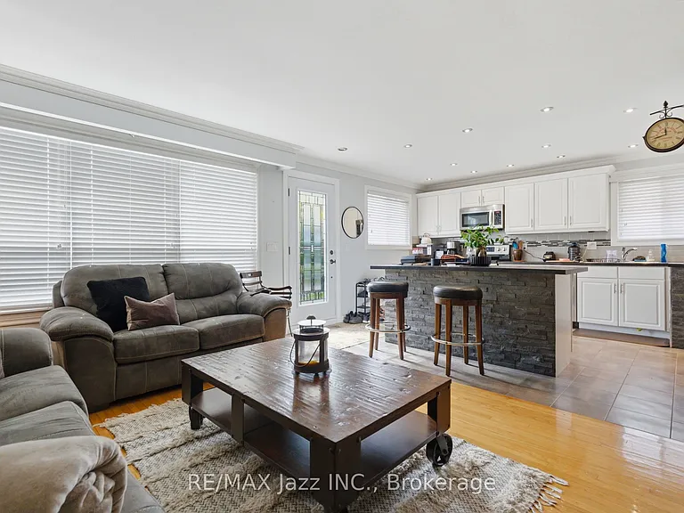 1235 Somerville St #UPPER FLOOR — Photo 4