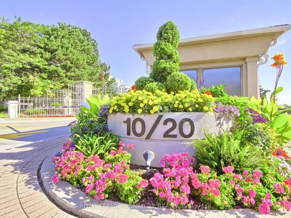 10 Guildwood Pkwy #223, Toronto, ON M1E 5B5