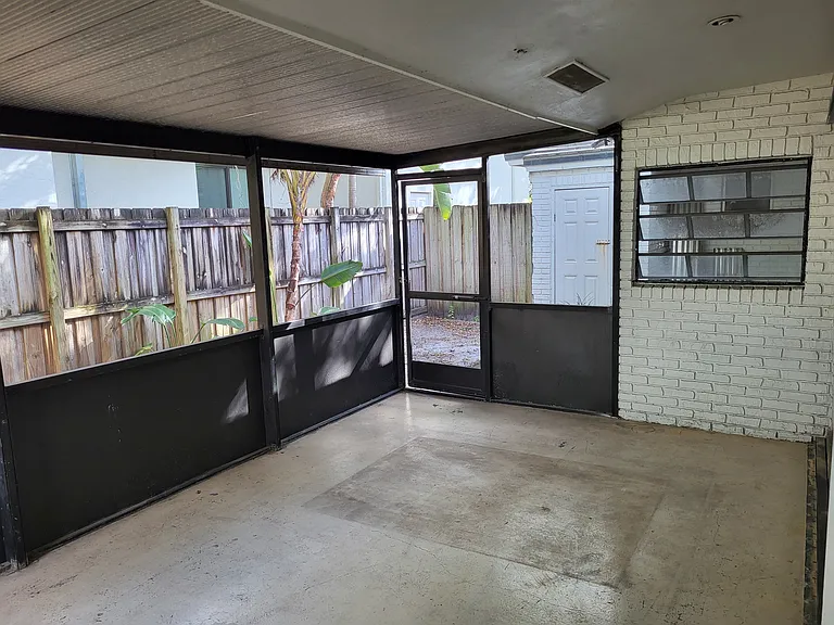 816 SW 14th Ave — Photo 11