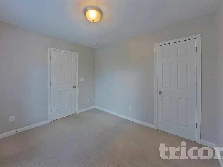 8717 Rozumny Dr — Photo 12