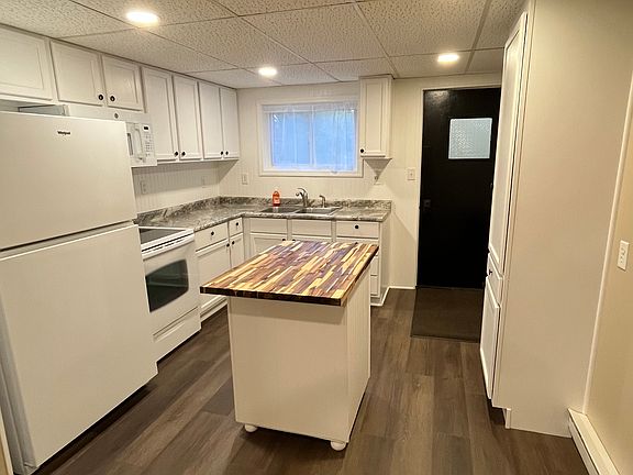 4th image of 15 E Bluff St #19