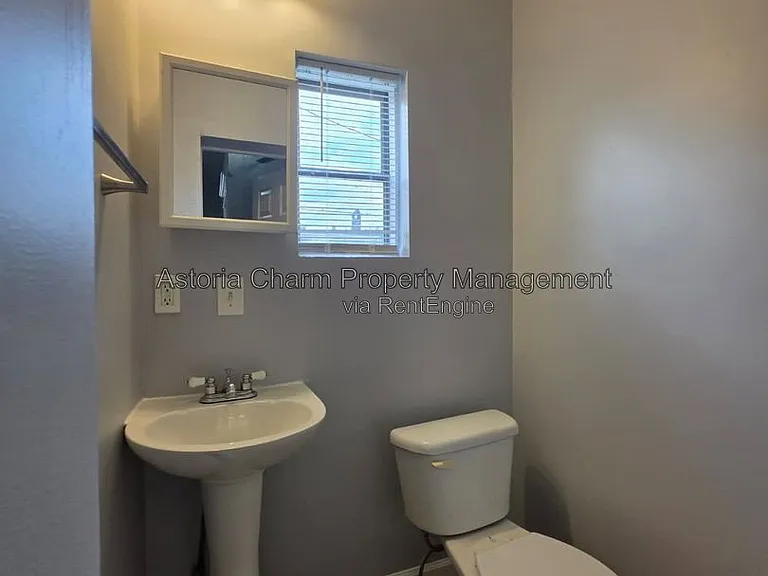 3016 Pelham Ave — Photo 16