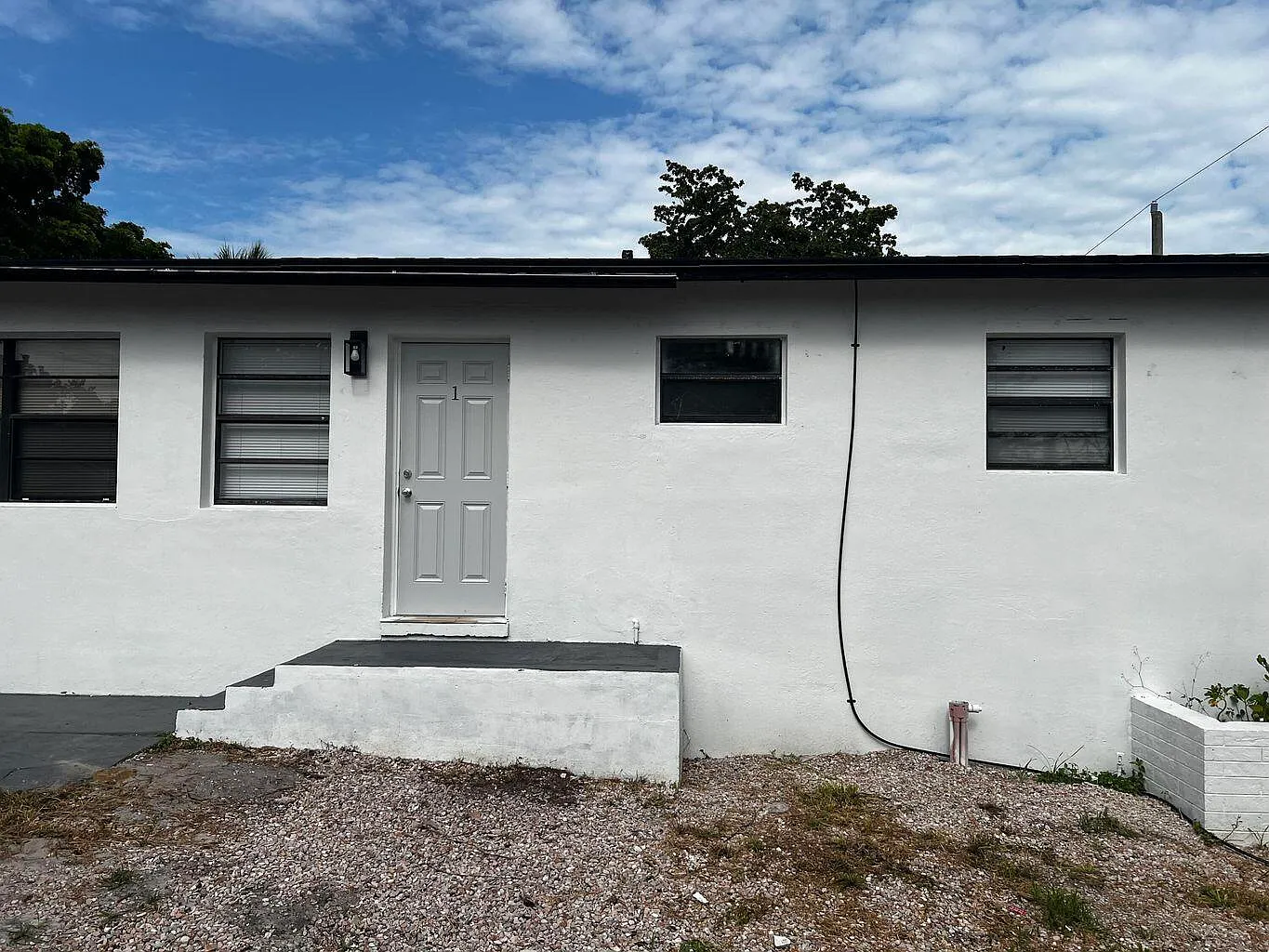 2 bed, 1.0 bath, 1742 sqft, $1,750 — Photo 3