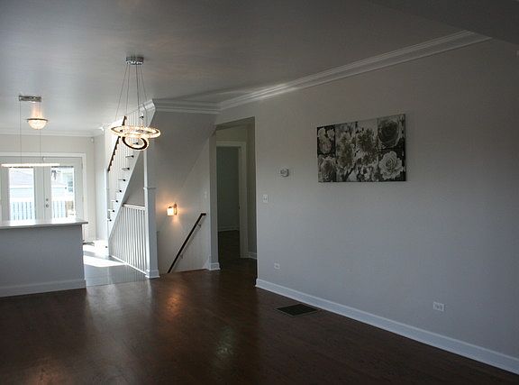 5th image of 4605 W Wrightwood Ave