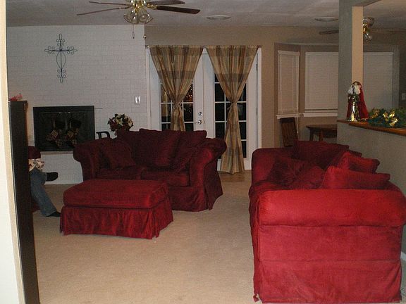 3rd image of 415 Crestview Dr