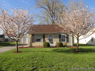 196 E Greenwood Ave, Jacksonville, IL 62650