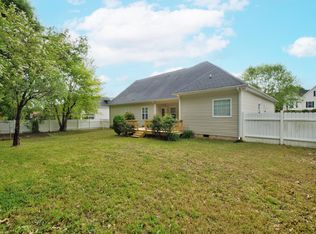 7728 Prince Dr, Ooltewah, TN 37363