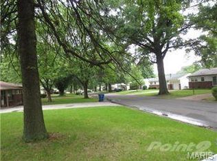 95 Clearview Dr, Florissant, MO 63033